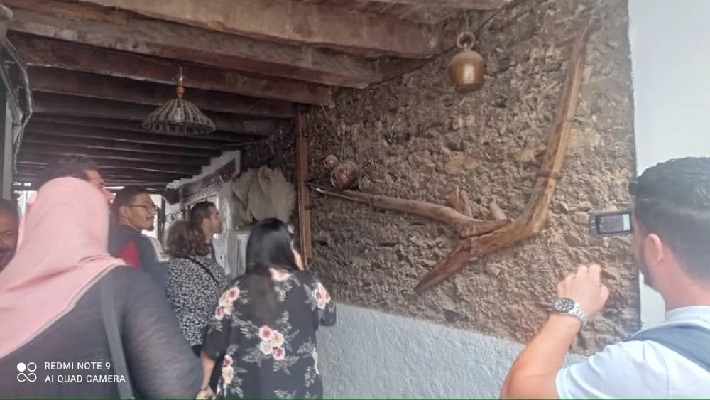 Excursión de periodistas a Aït Yne y a la aldea Aït L'Hassan, Tizi Ouzou