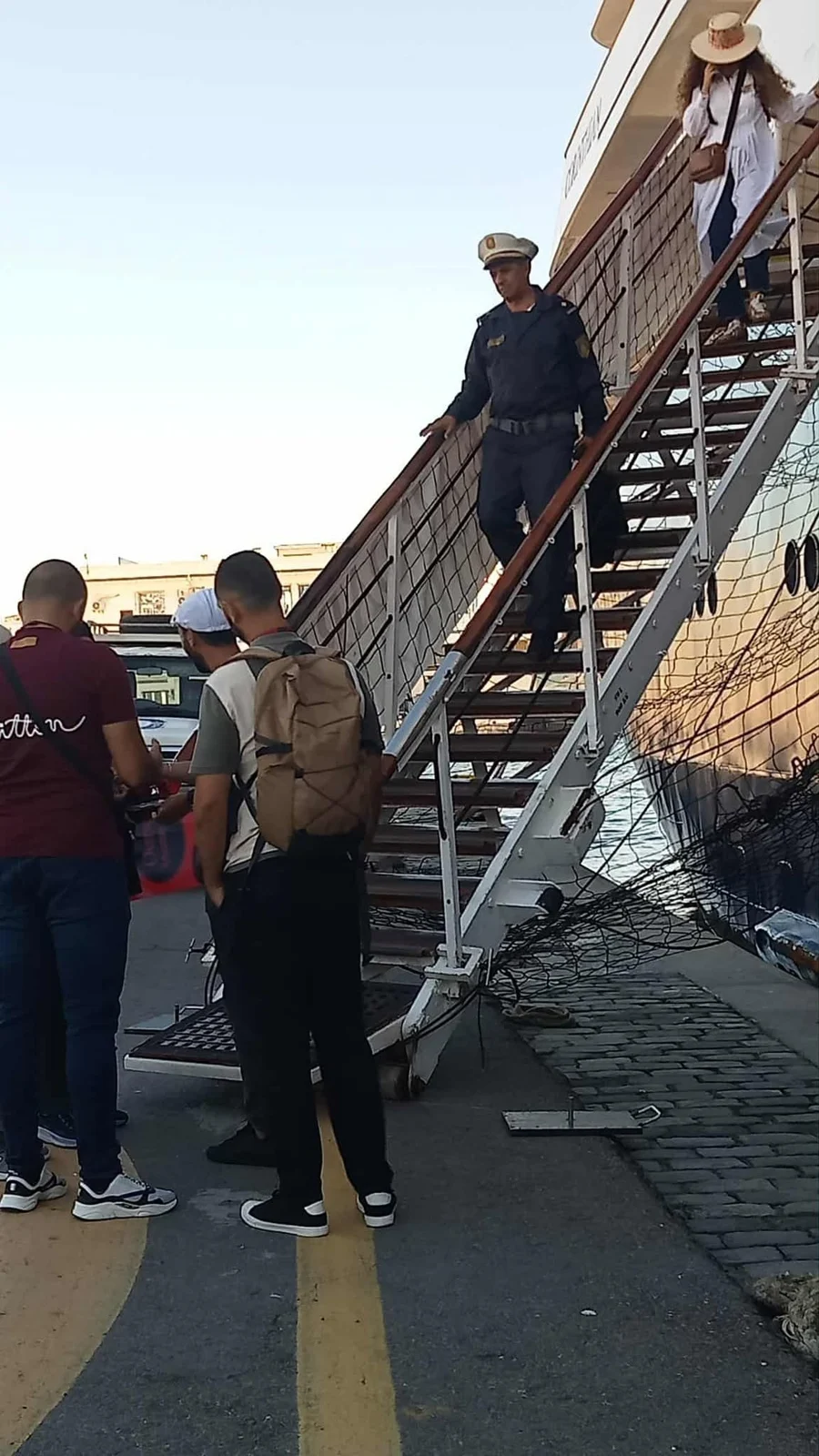 Arrivée d'un bateau touristique au port d'Alger – octobre 2025