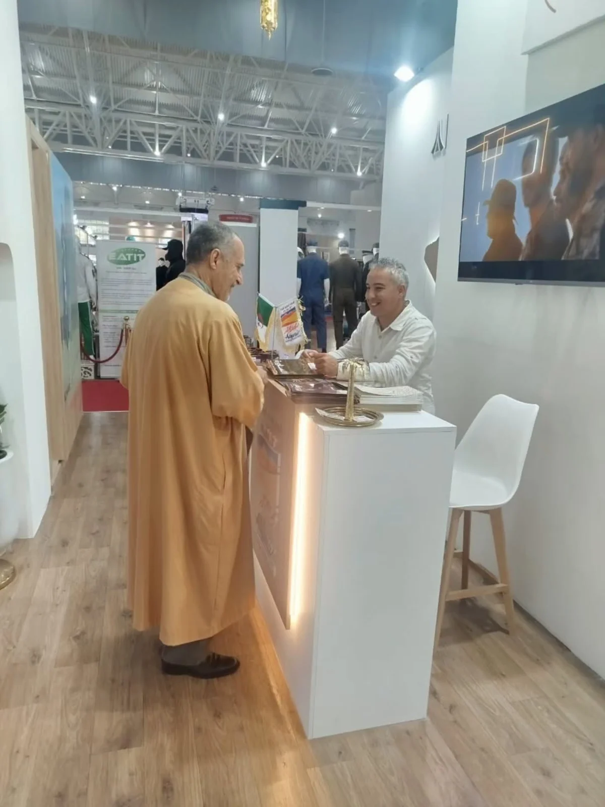 اختتام مشاركة الديوان في الطبعة 57 لمعرض الجزائر الدولي