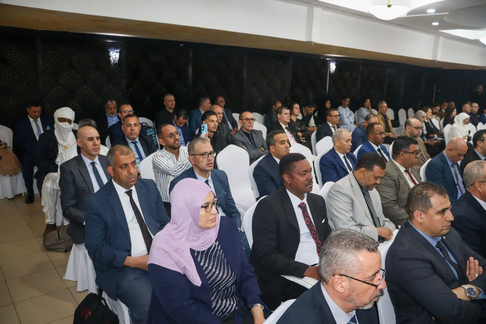 افتتاح اللقاء التقييمي لموسم السياحة الصحراوية بفندق مزافران
