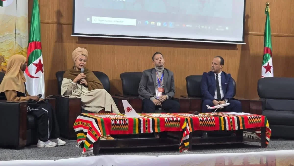 Charlas del Festival Internacional de Turismo Sahariano en la sala de Malik Ben Nabi