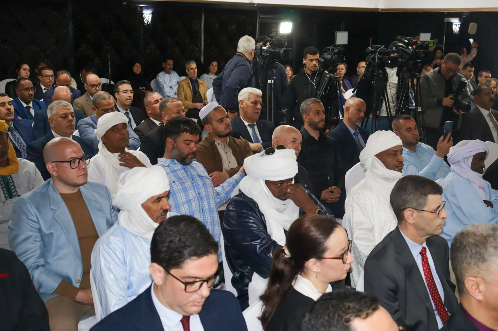افتتاح اللقاء التقييمي لموسم السياحة الصحراوية بفندق مزافران