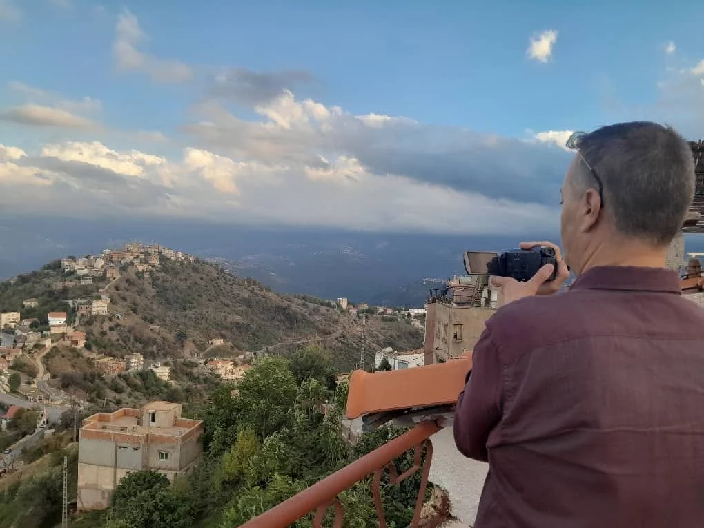 Excursión de periodistas a Aït Yne y a la aldea Aït L'Hassan, Tizi Ouzou