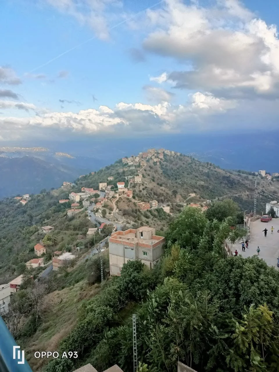 Excursión de periodistas a Aït Yne y a la aldea Aït L'Hassan, Tizi Ouzou