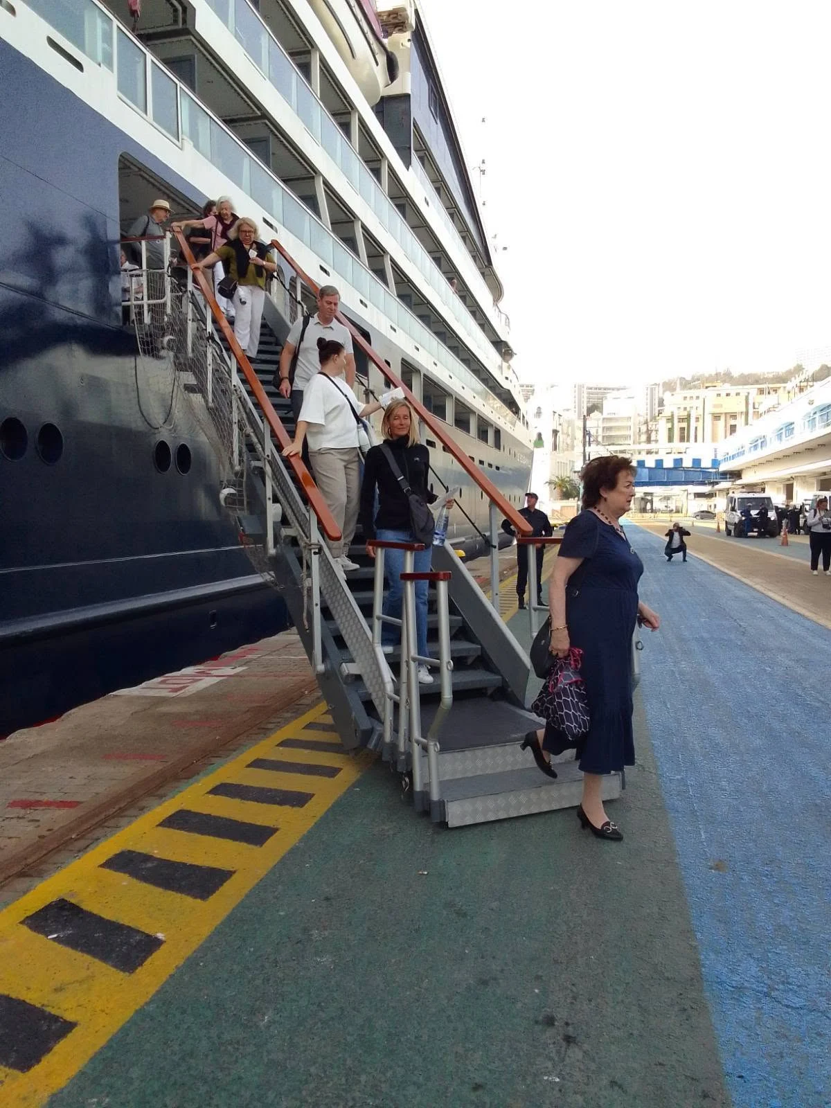 Welcome of the French ship LE BOUGAINVILLE in Algeria