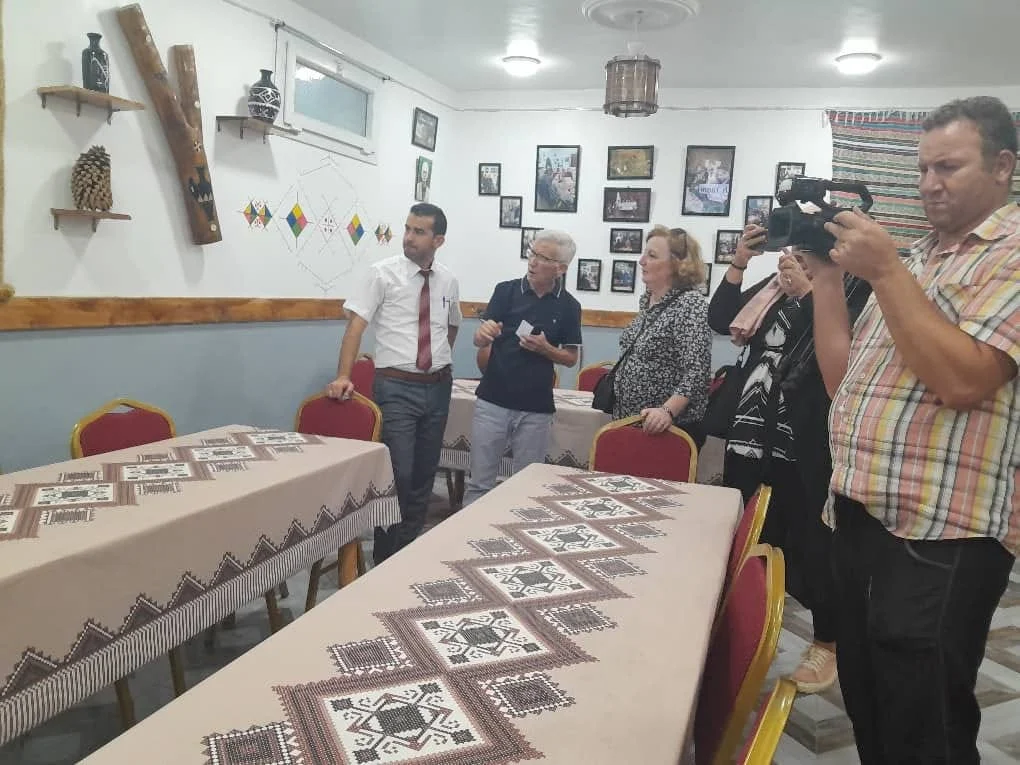 Excursión de periodistas a Aït Yne y a la aldea Aït L'Hassan, Tizi Ouzou