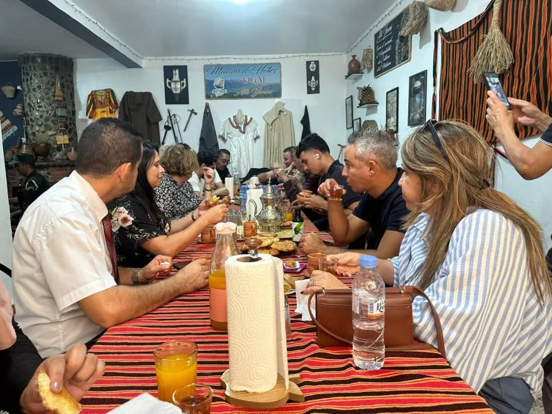 Excursión de periodistas a Aït Yne y a la aldea Aït L'Hassan, Tizi Ouzou
