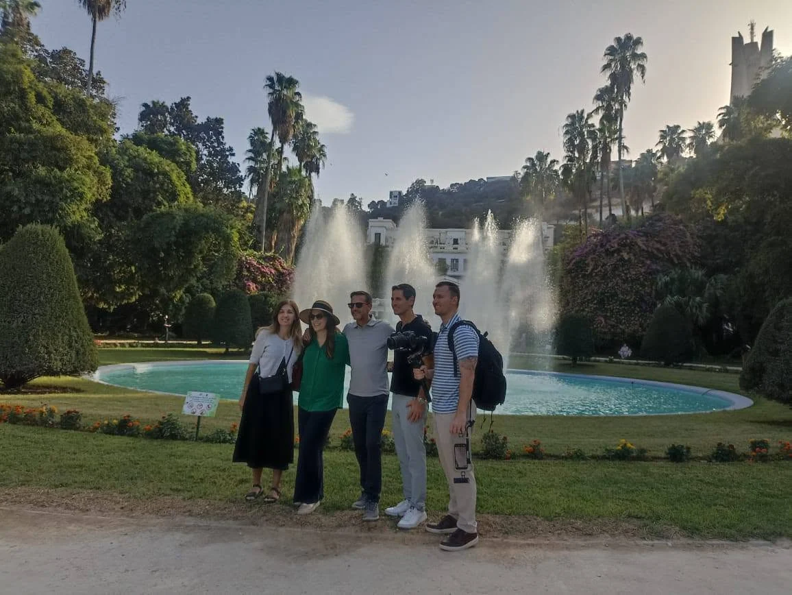 Llegada del grupo de periodistas estadounidense de ABC7 a Argel