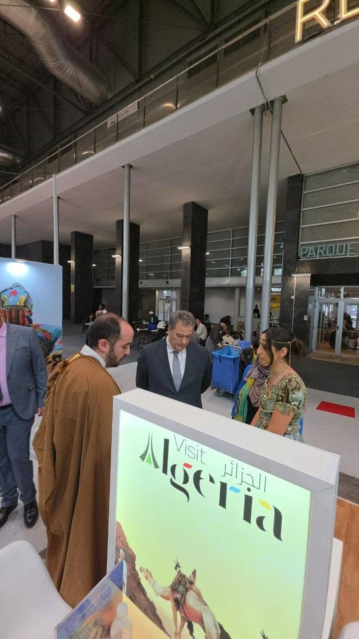 Visita del cónsul de Argelia en España al stand argelino en FITUR Madrid