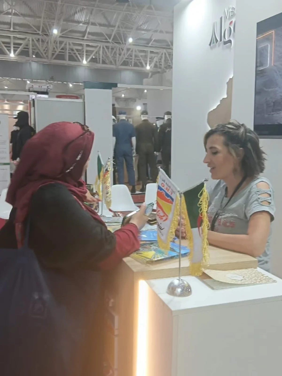 اختتام مشاركة الديوان في الطبعة 57 لمعرض الجزائر الدولي