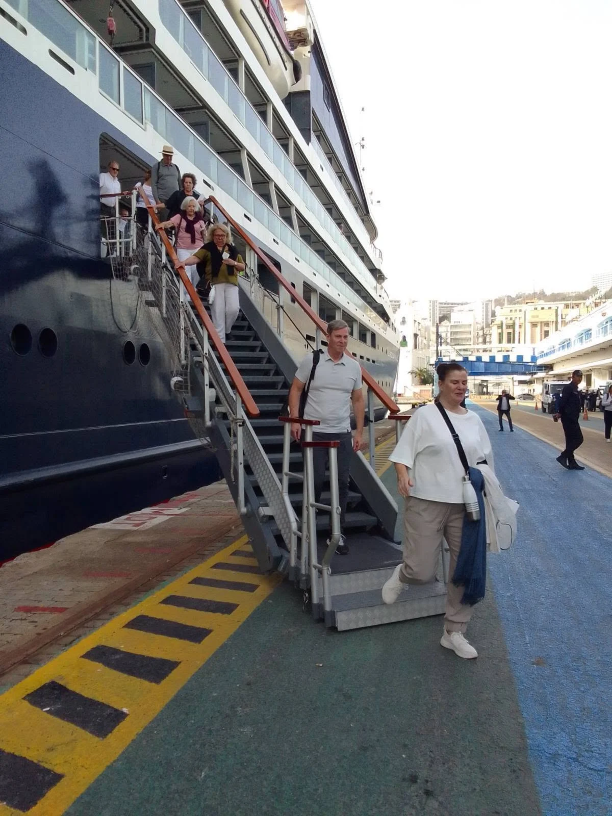 Welcome of the French ship LE BOUGAINVILLE in Algeria