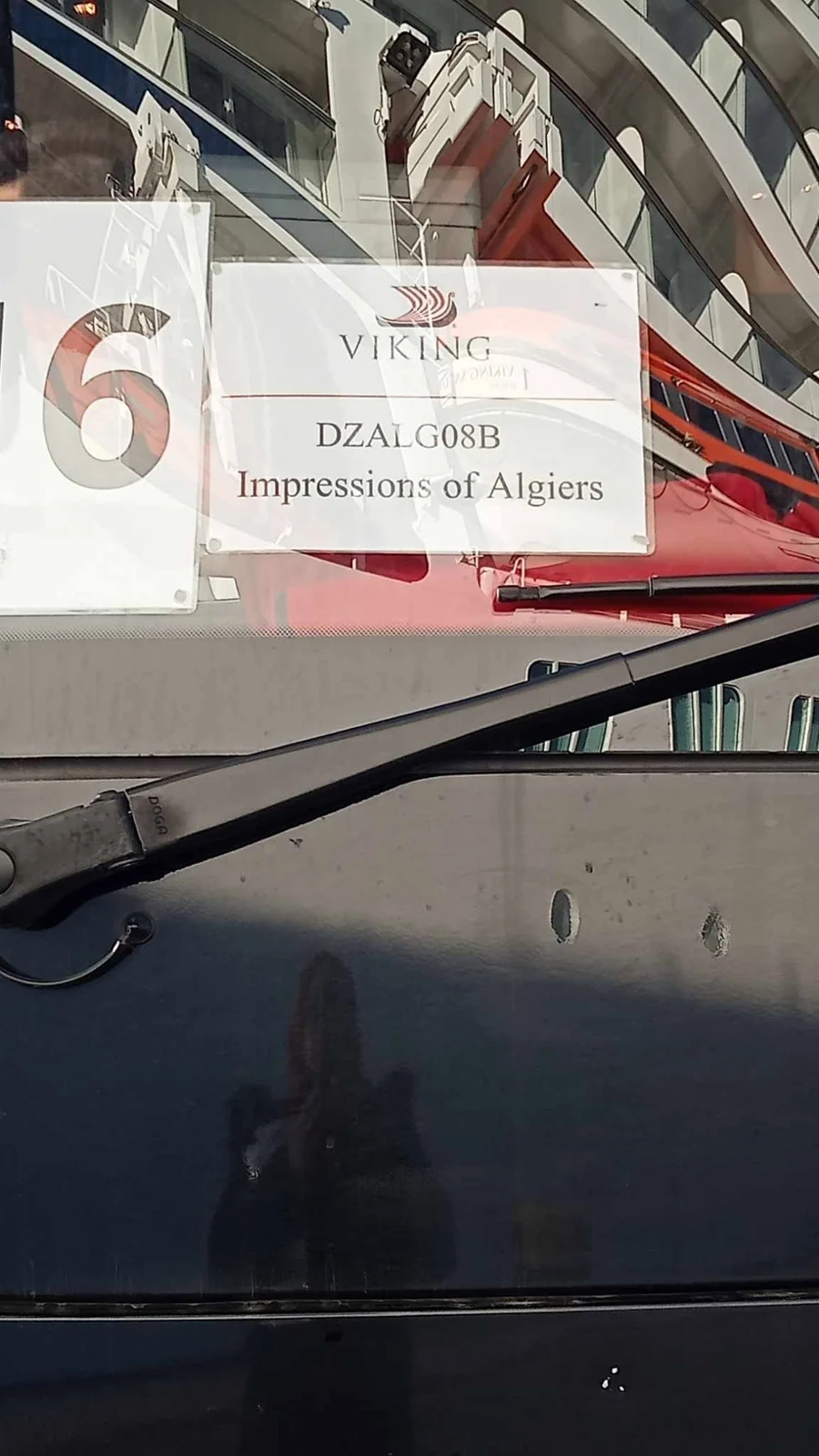 Принятие круизного судна Viking Saturn Bergen в порту Алжира