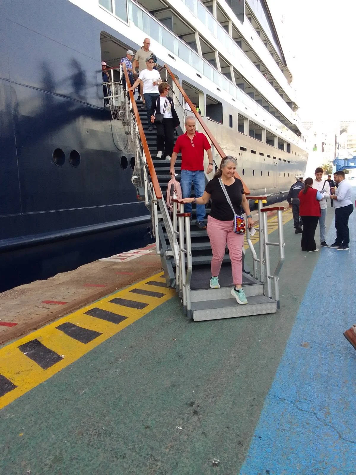 Welcome of the French ship LE BOUGAINVILLE in Algeria
