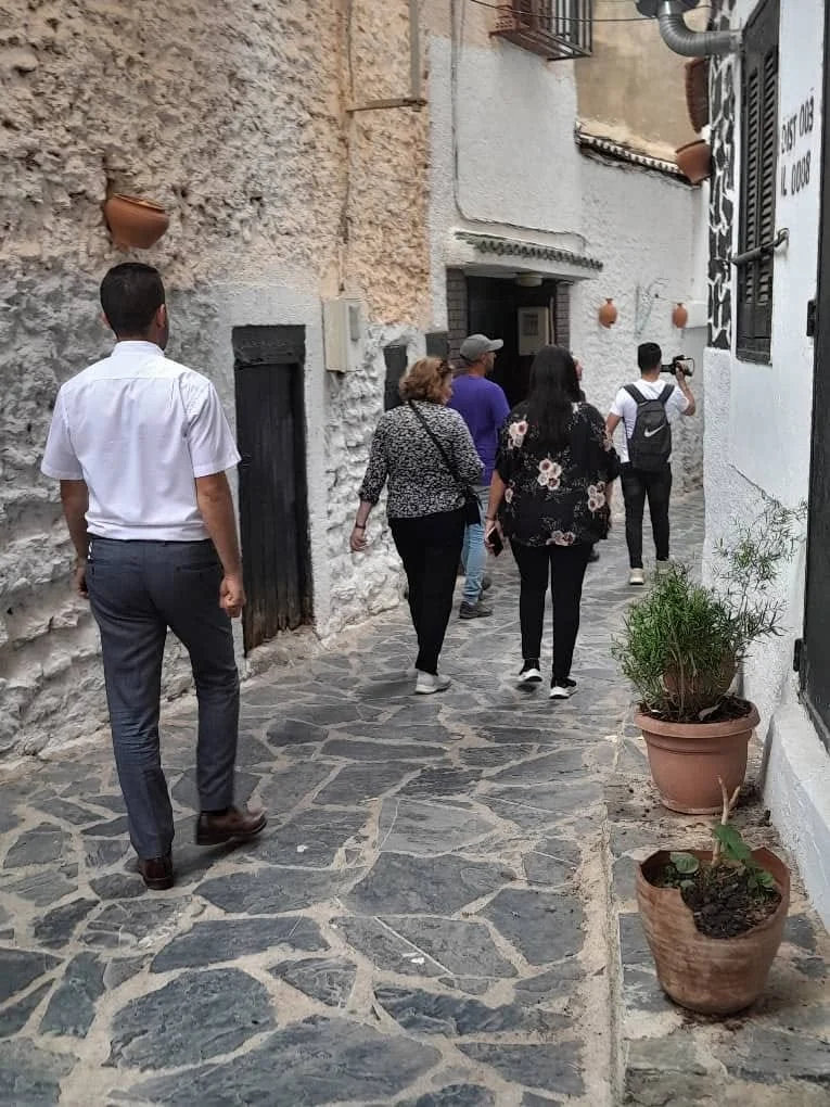 Excursión de periodistas a Aït Yne y a la aldea Aït L'Hassan, Tizi Ouzou