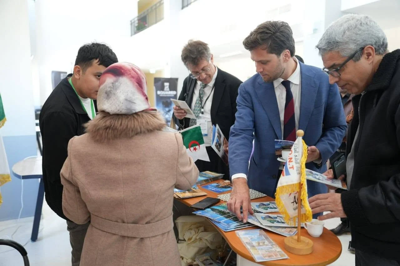 مشاركة الديوان في الملتقى العلمي بالمدرسة الوطنية العليا للرياضيات