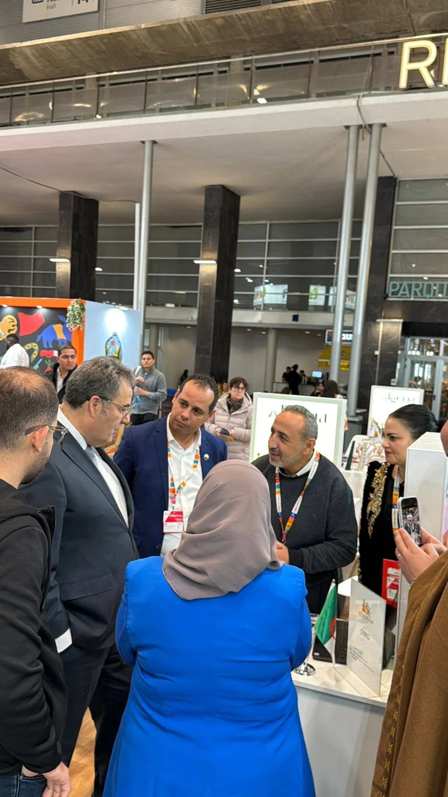 Visita del cónsul de Argelia en España al stand argelino en FITUR Madrid