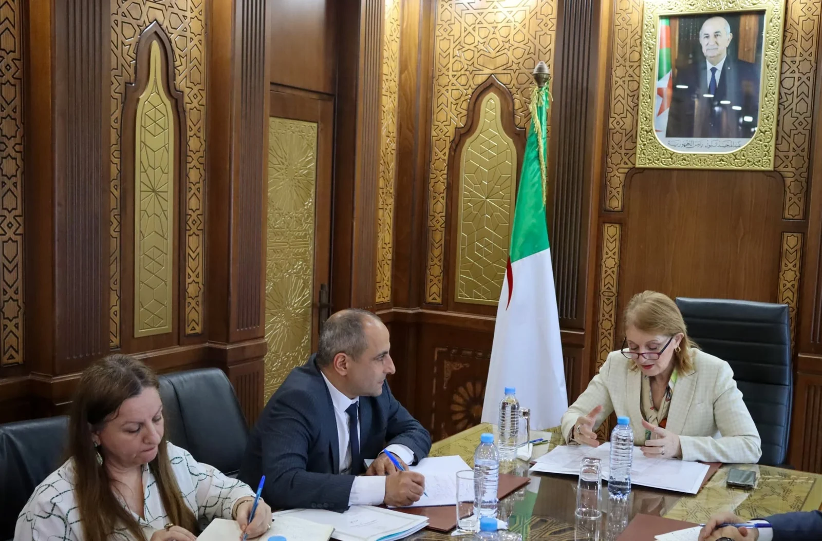 تنصيب لجنة تحضير الصالون الدولي للصناعة التقليدية