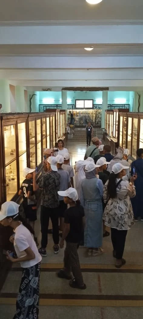 Partida de los estudiantes de la escuela de Al-Maghrib a Orán