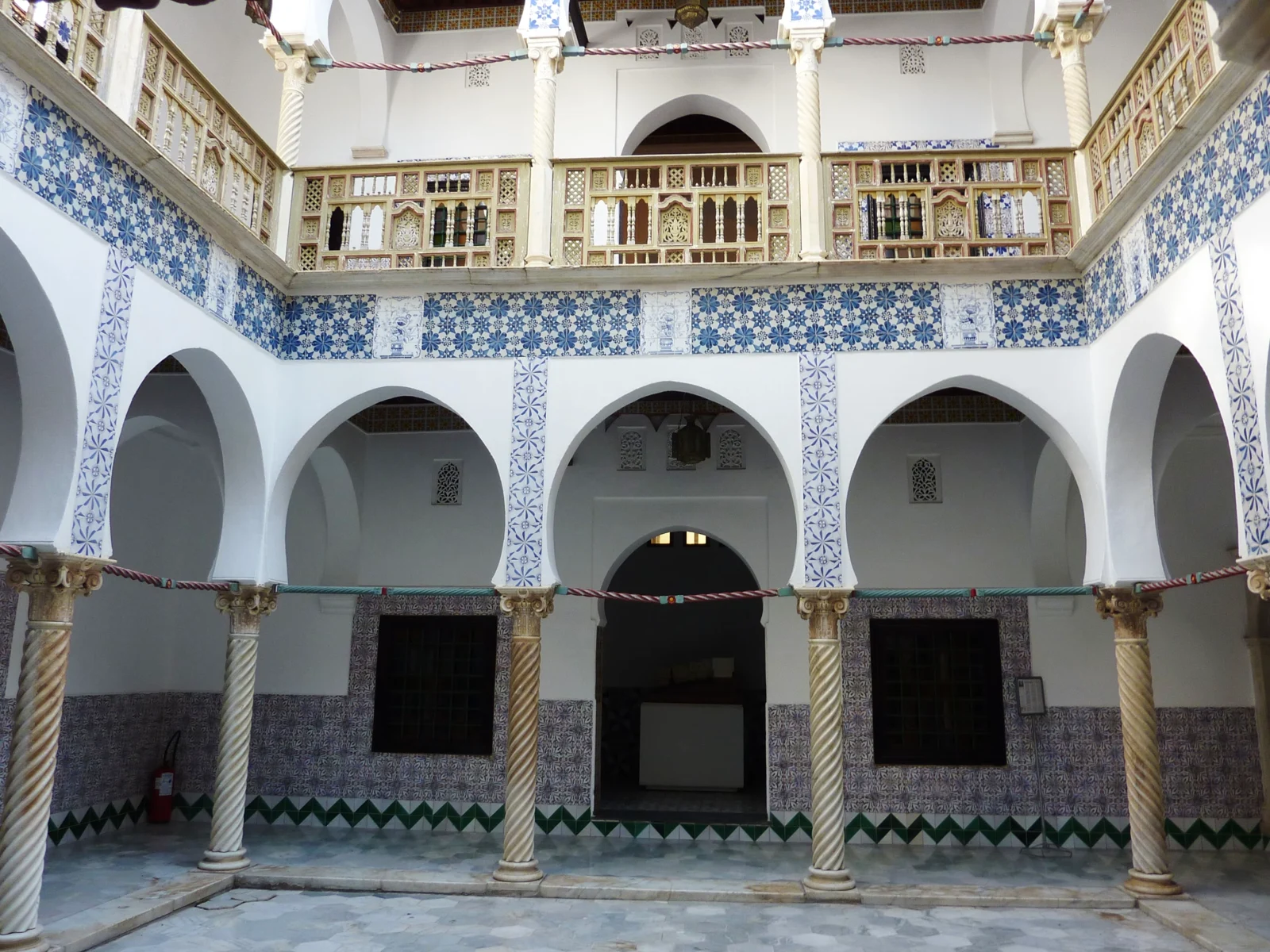 قصر الرياس الحصن 23