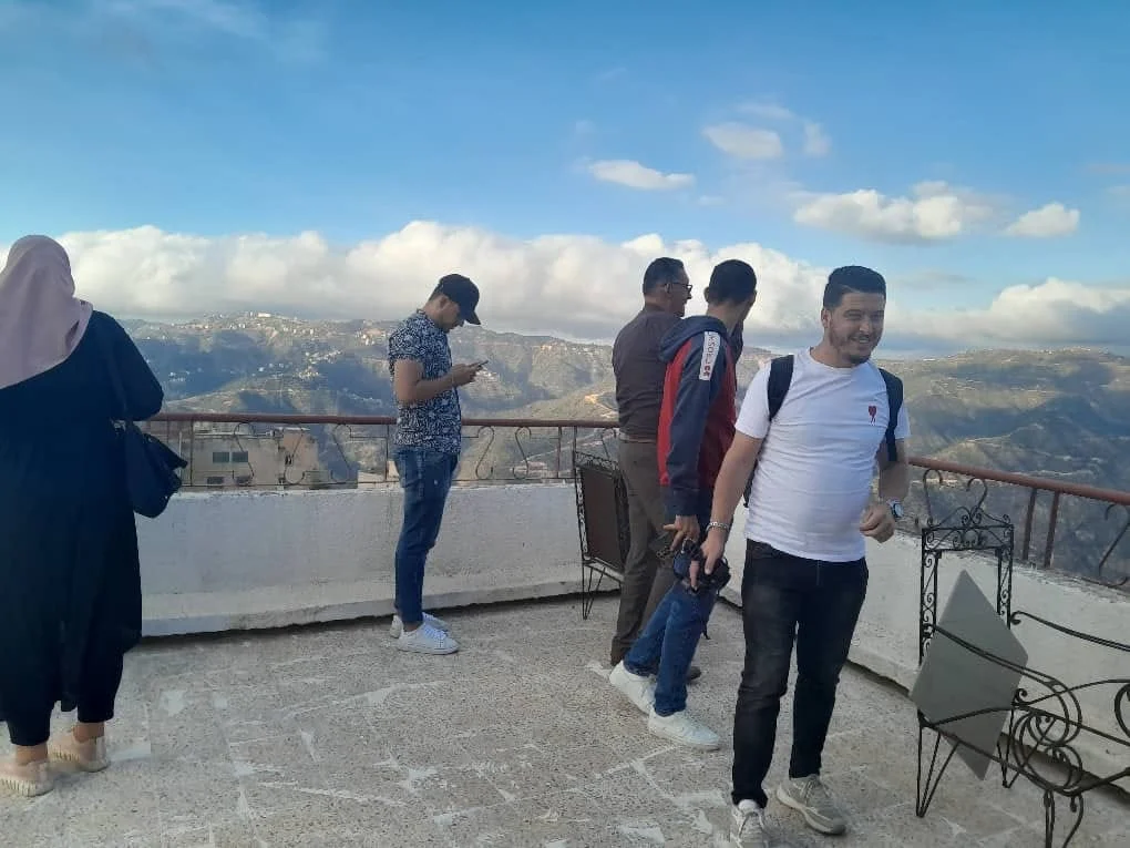 Excursión de periodistas a Aït Yne y a la aldea Aït L'Hassan, Tizi Ouzou