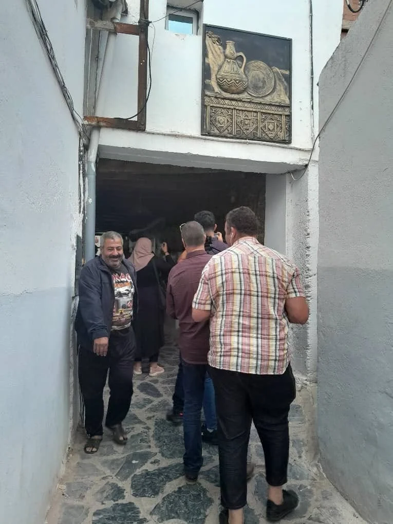 Excursión de periodistas a Aït Yne y a la aldea Aït L'Hassan, Tizi Ouzou