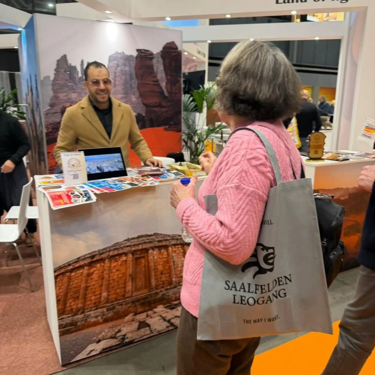 本届阿尔及利亚展台的最后一天,Vakantiebeurs