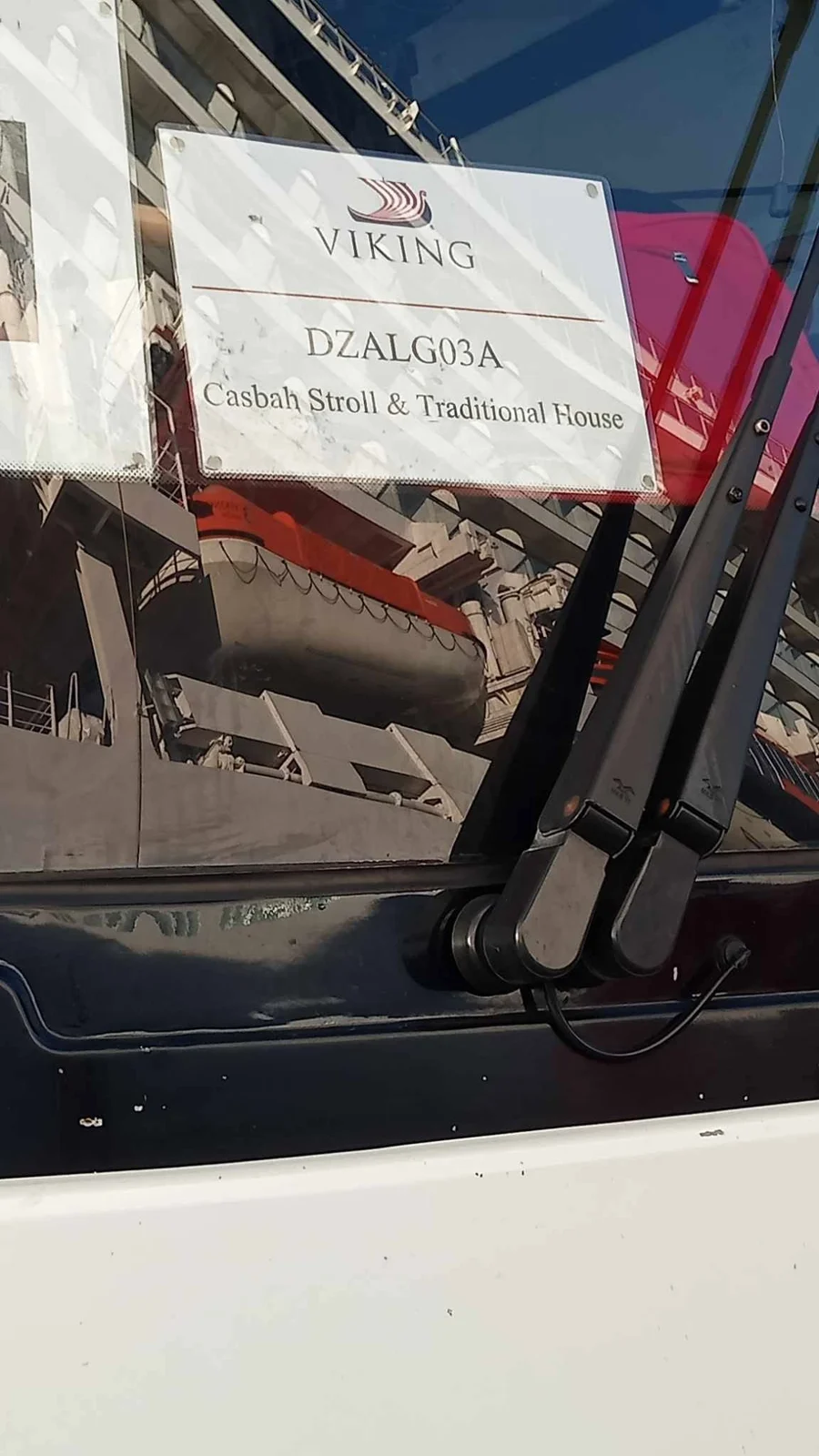 Принятие круизного судна Viking Saturn Bergen в порту Алжира
