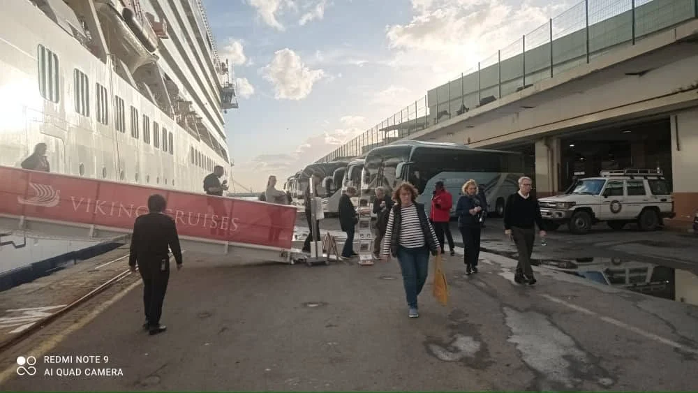 Arrivée du vaisseau touristique Viking Saturn au port algérien