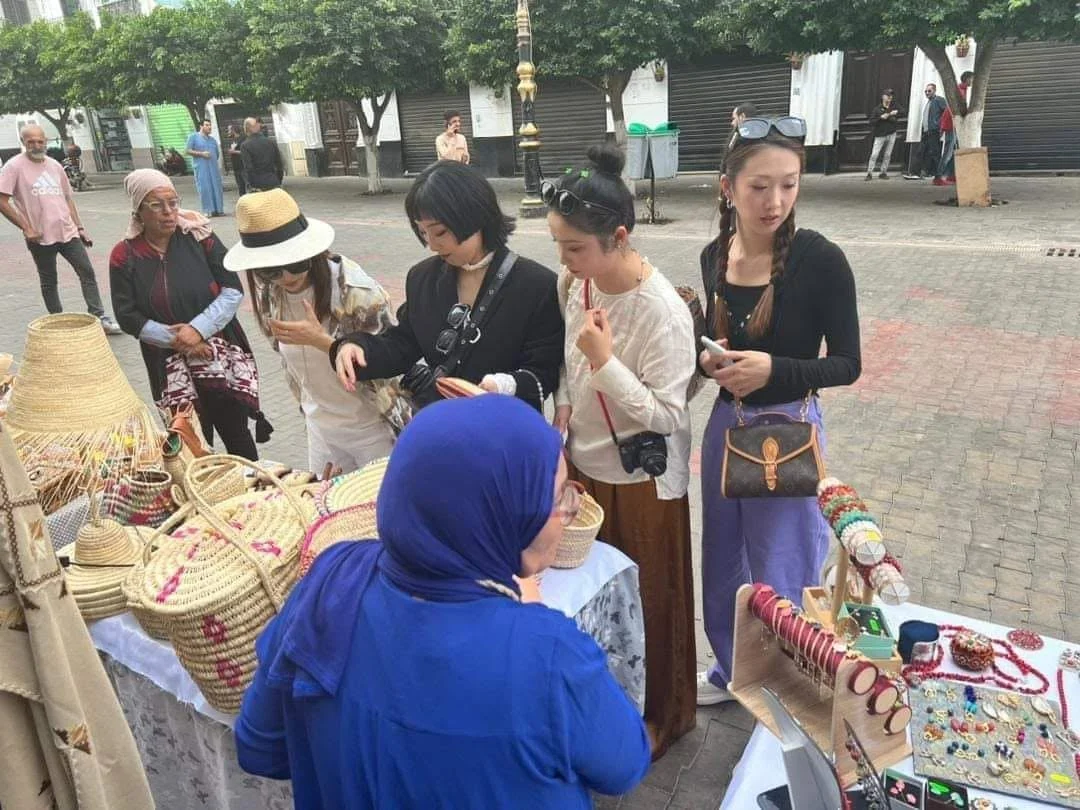 السياح يكتشفون النشاطات الثقافية في يوم دون سيارات بالعاصمة