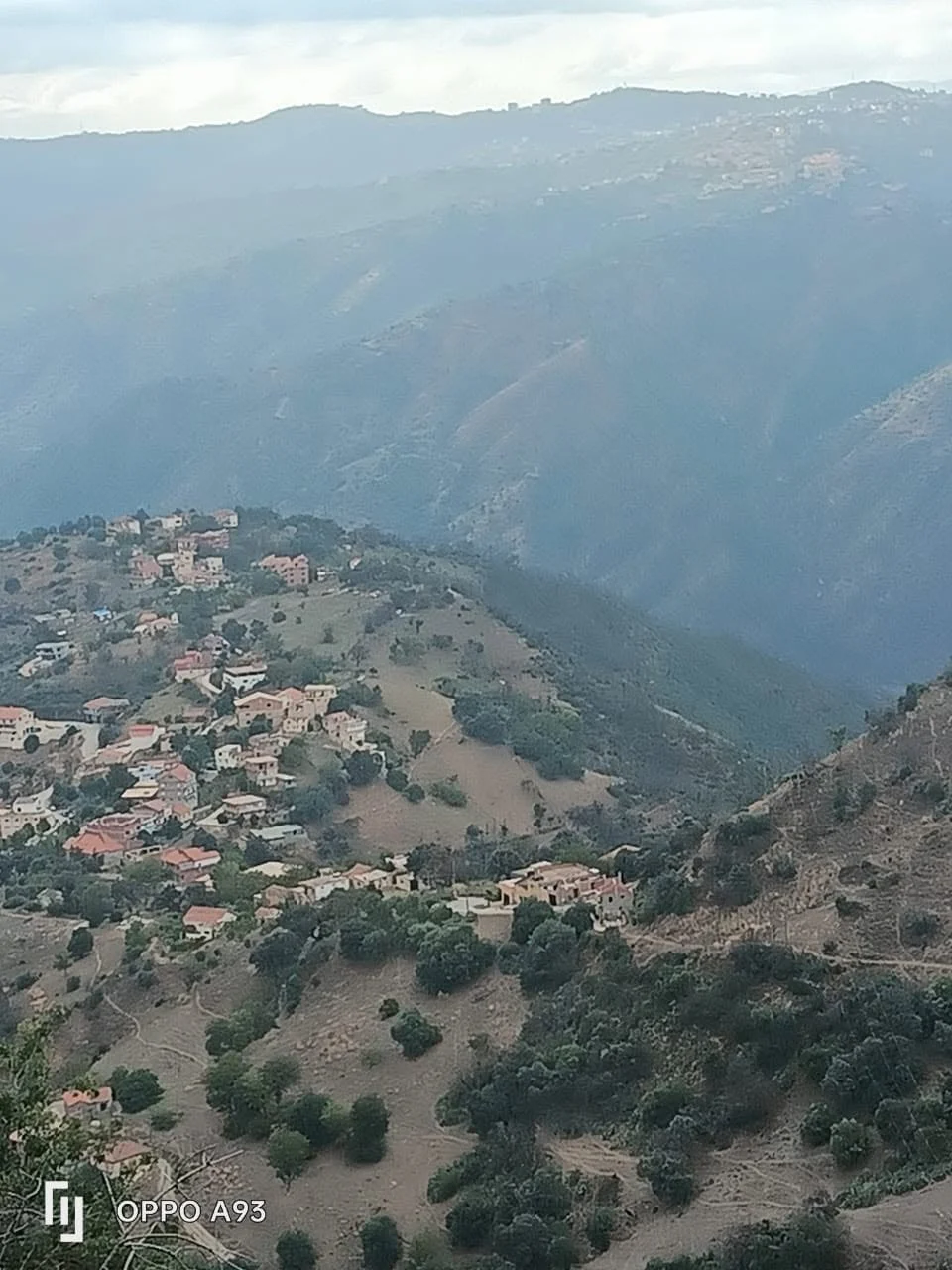 Excursión de periodistas a Aït Yne y a la aldea Aït L'Hassan, Tizi Ouzou