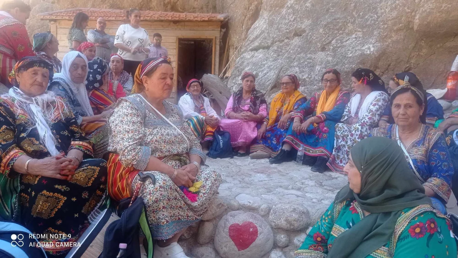 Excursión de periodistas a Taborit, elemento de la localidad de Bougnit