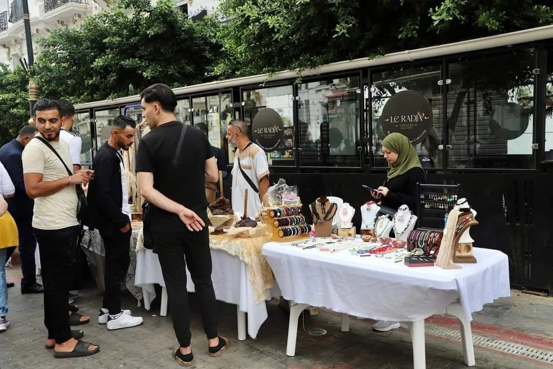 السياح يكتشفون النشاطات الثقافية في يوم دون سيارات بالعاصمة
