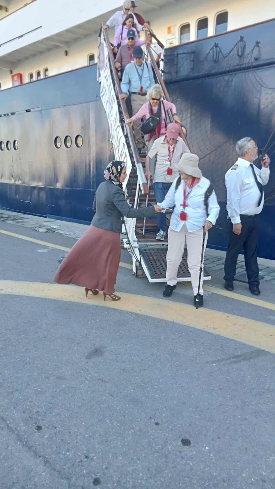 Arrivée d'un bateau touristique au port d'Alger – octobre 2025