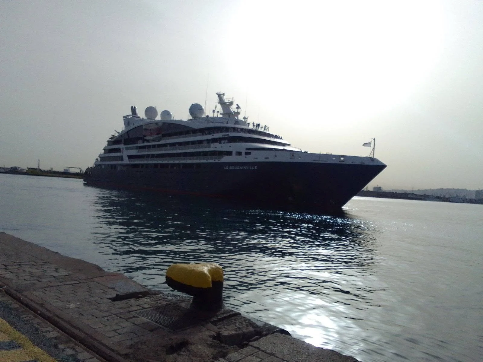 Welcome of the French ship LE BOUGAINVILLE in Algeria