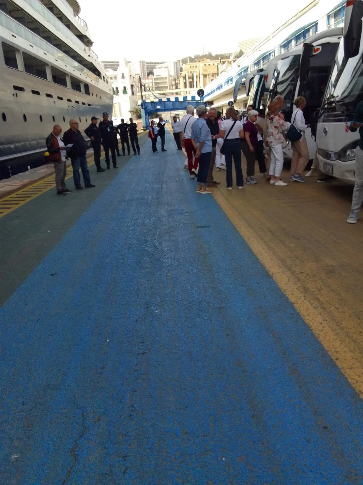 Welcome of the French ship LE BOUGAINVILLE in Algeria