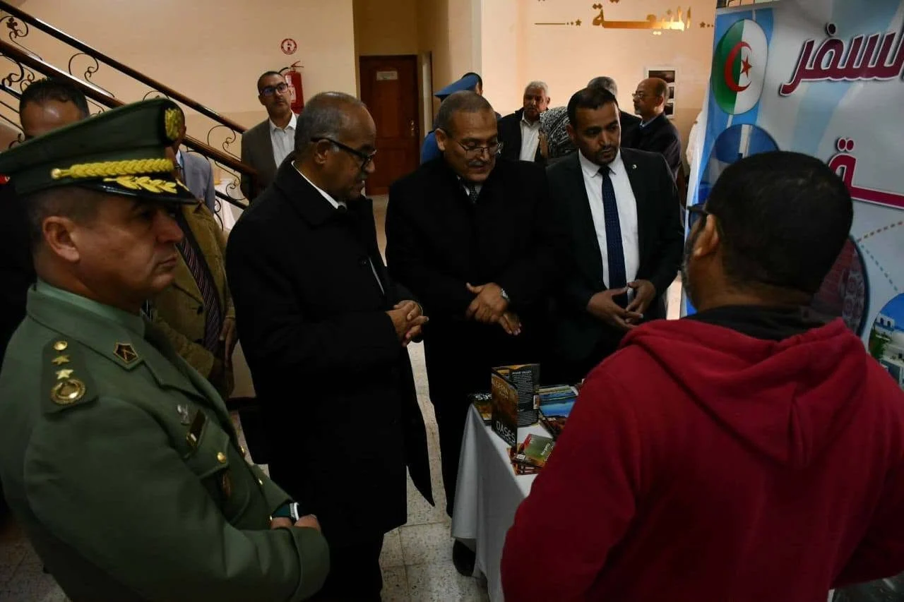 مشاركة الديوان في اليوم الدراسي حول السياحة الصحراوية بالمنيعة
