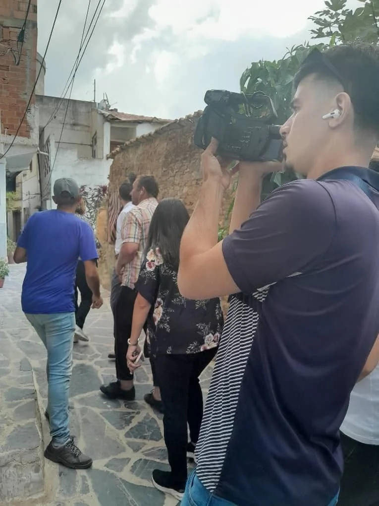 Excursión de periodistas a Aït Yne y a la aldea Aït L'Hassan, Tizi Ouzou