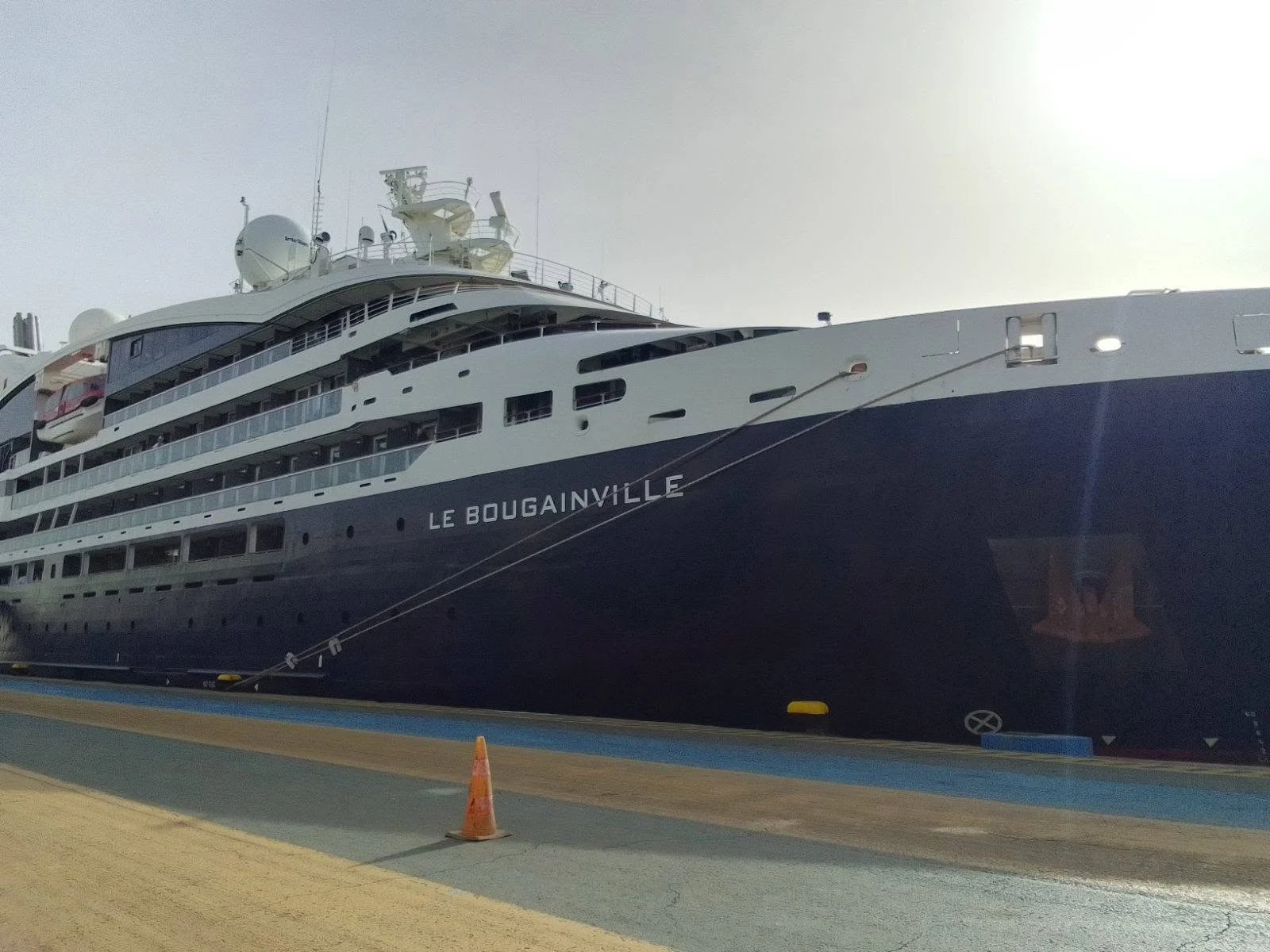 Welcome of the French ship LE BOUGAINVILLE in Algeria
