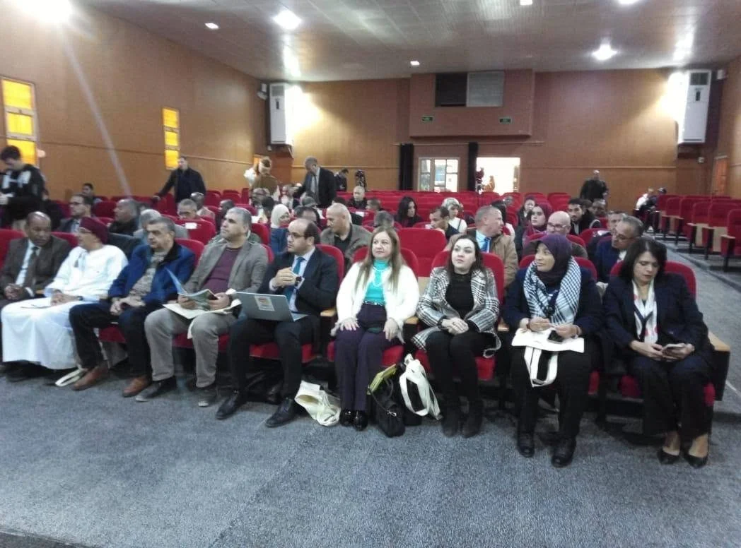 Charlas del Festival Internacional de Turismo Sahariano en la sala de Malik Ben Nabi