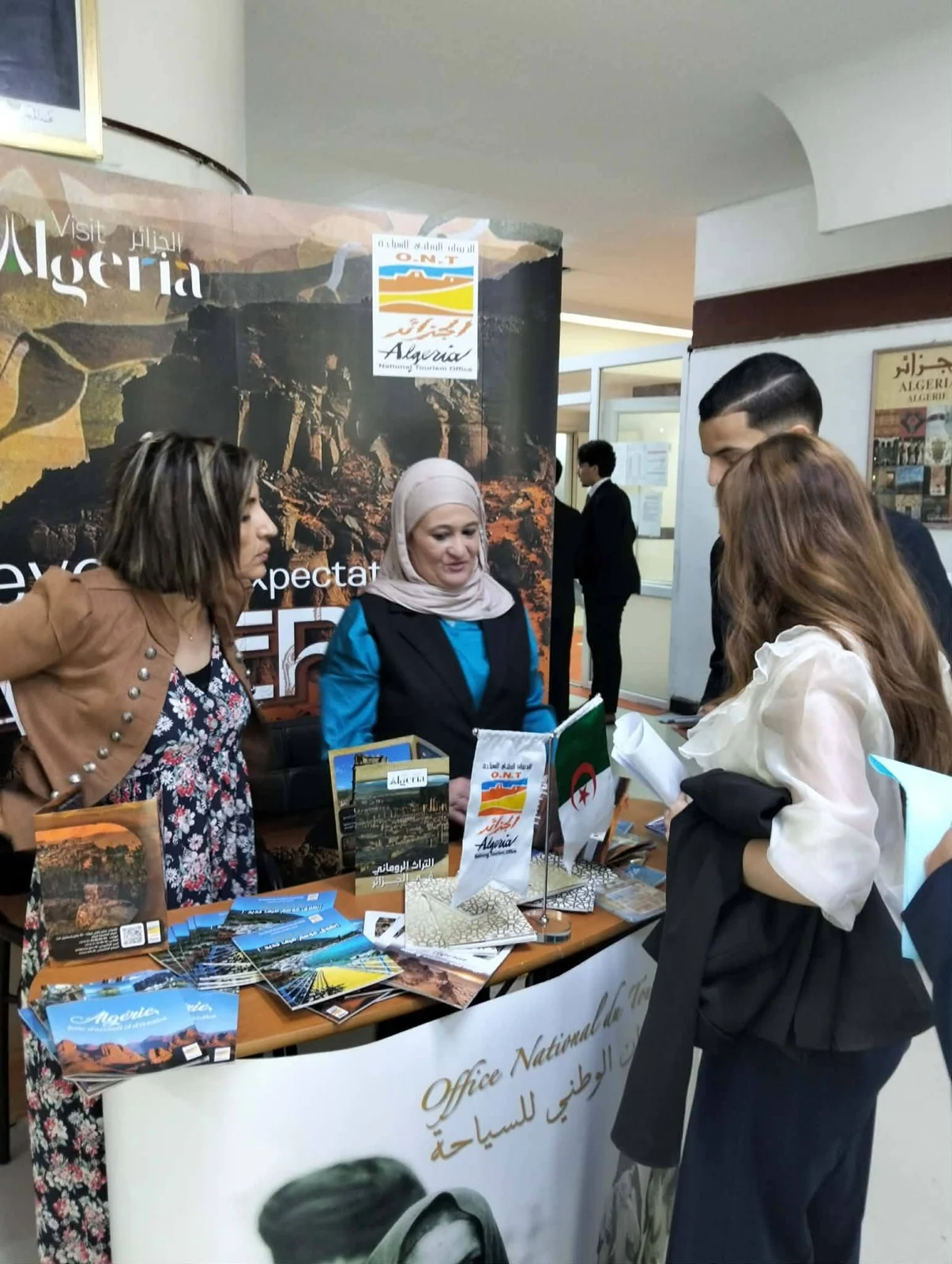 مشاركة الديوان في الطبعة الثالثة لمنتدى التربصات والتوظيف