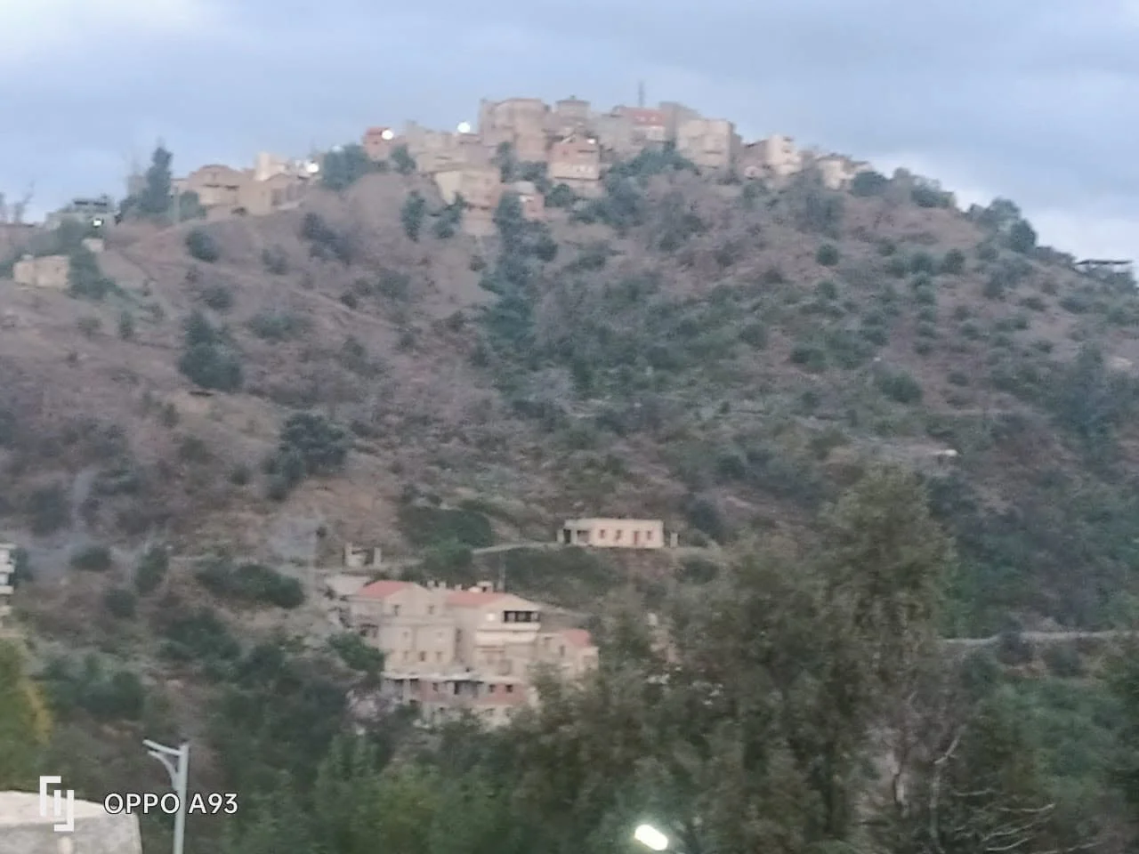 Excursión de periodistas a Aït Yne y a la aldea Aït L'Hassan, Tizi Ouzou