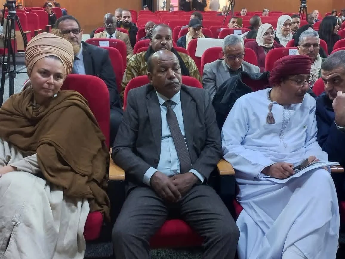 Charlas del Festival Internacional de Turismo Sahariano en la sala de Malik Ben Nabi