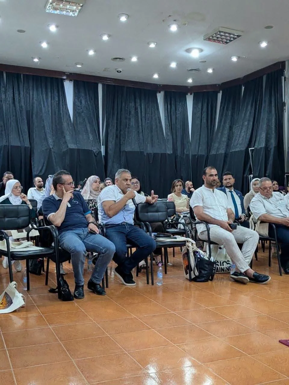 لقاء تحسيسي حول دور وكالات السياحة والأسفار في الترويج للوجهة الجزائرية