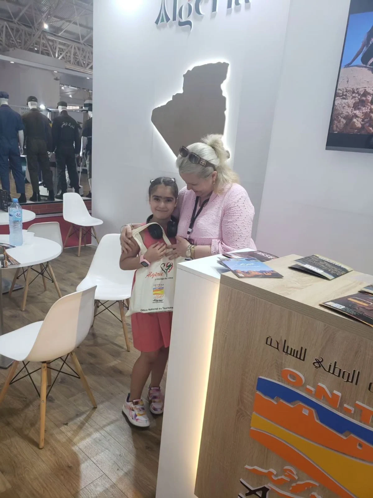 اختتام مشاركة الديوان في الطبعة 57 لمعرض الجزائر الدولي