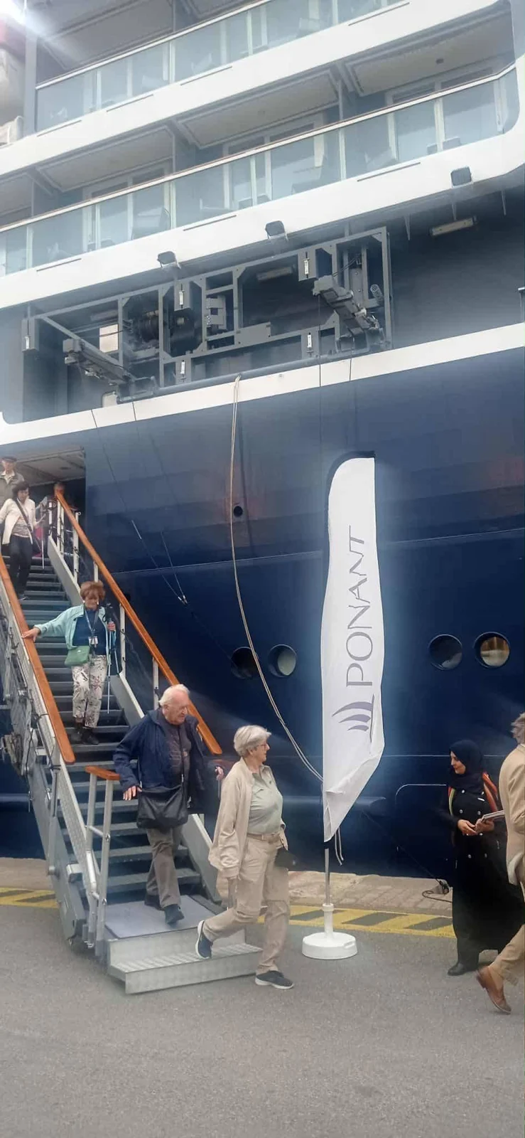 استقبال الباخرة PONANT Le Mont d’Urville بميناء الجزائر
