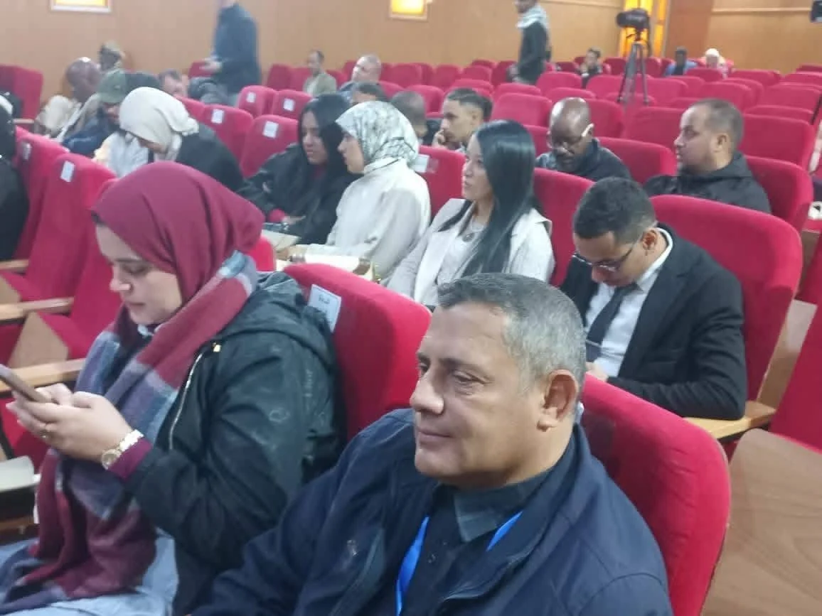 Charlas del Festival Internacional de Turismo Sahariano en la sala de Malik Ben Nabi
