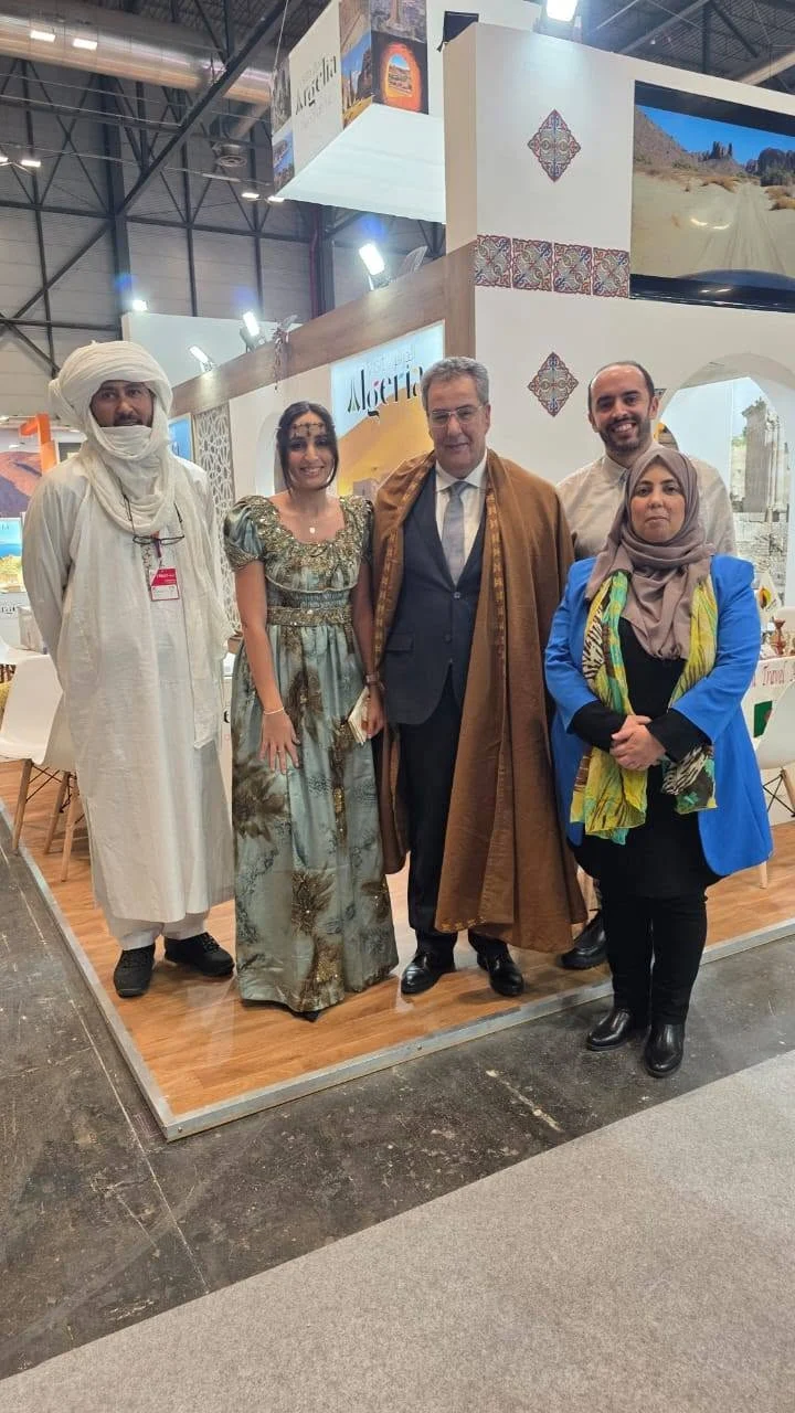 Visita del cónsul de Argelia en España al stand argelino en FITUR Madrid