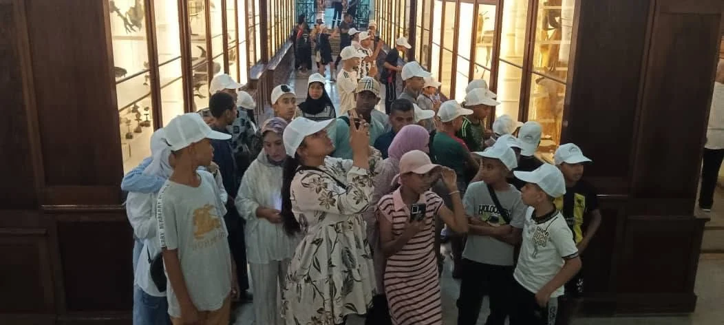 Partida de los estudiantes de la escuela de Al-Maghrib a Orán