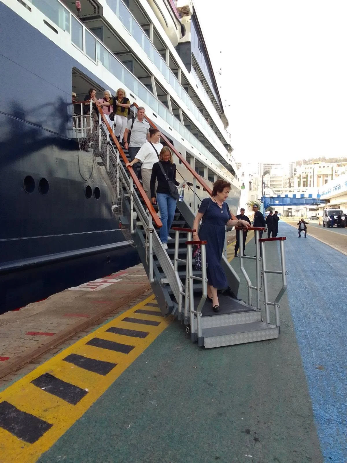 Welcome of the French ship LE BOUGAINVILLE in Algeria