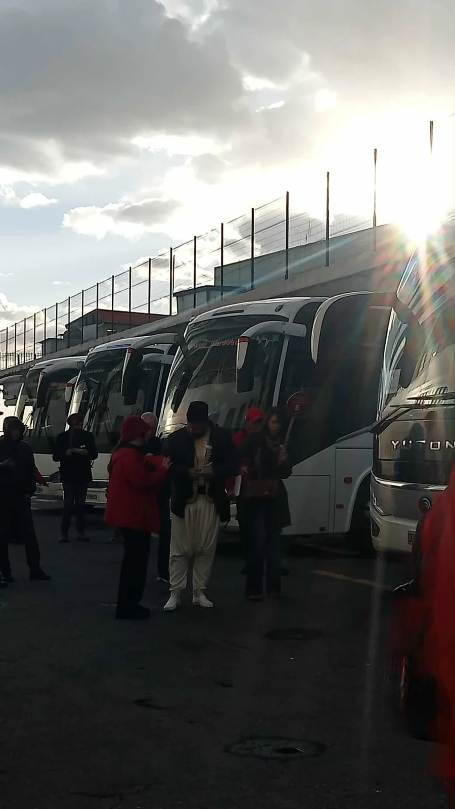 欢迎旅游船“维京·萨坦”号抵达阿尔及尔港